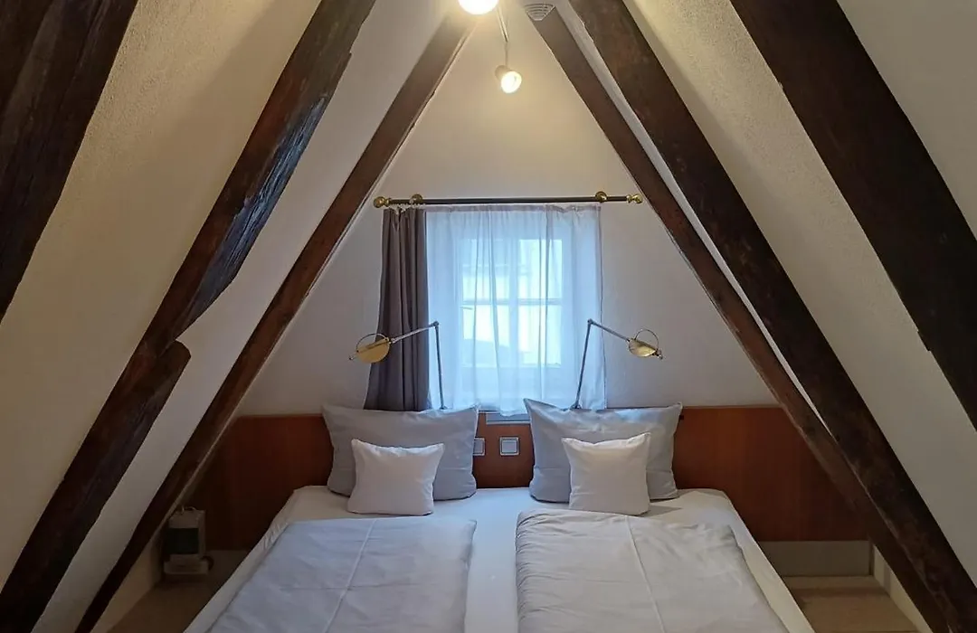 Hotel Schiefes Haus-1